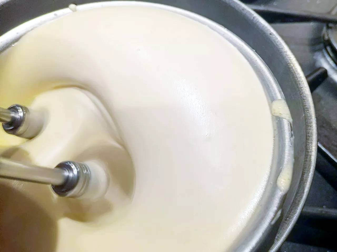 Zabaione mousseux en cours de préparation