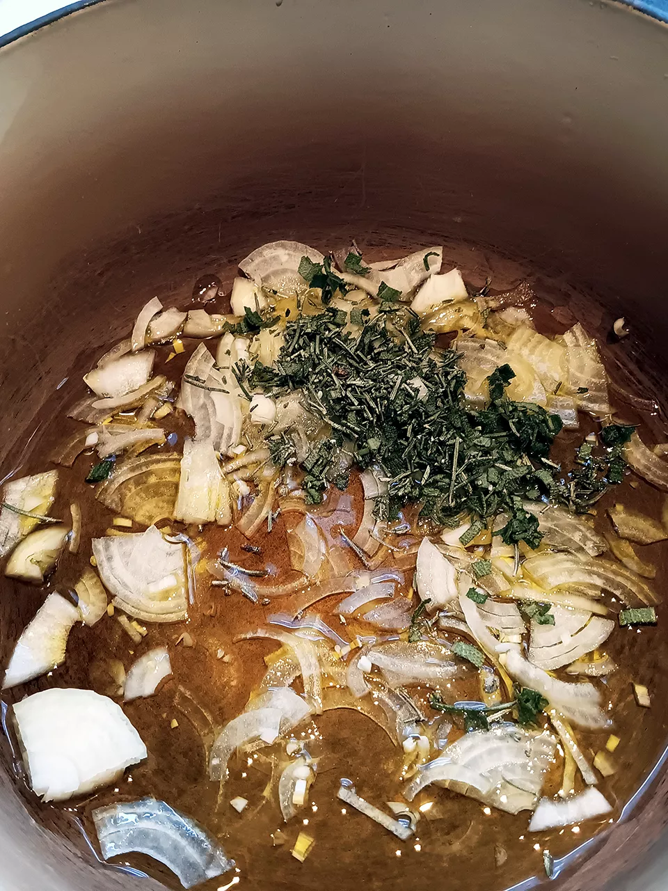 Préparation du pâté de foie pour crostini di caccia